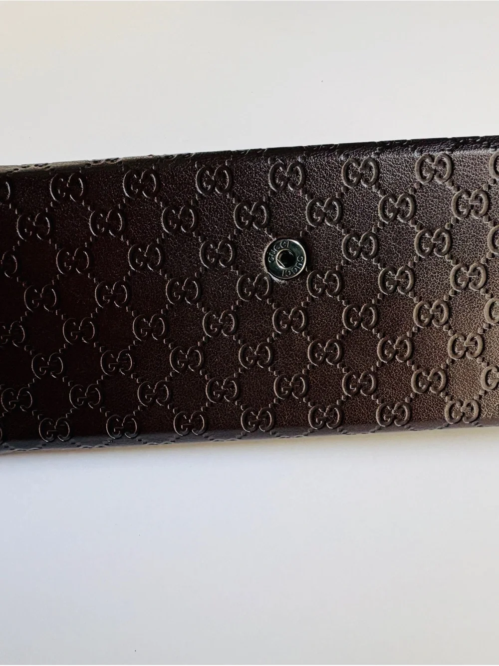 Gucci Men's Black Exterior Sunglass Case with Light Gray Suede Interior